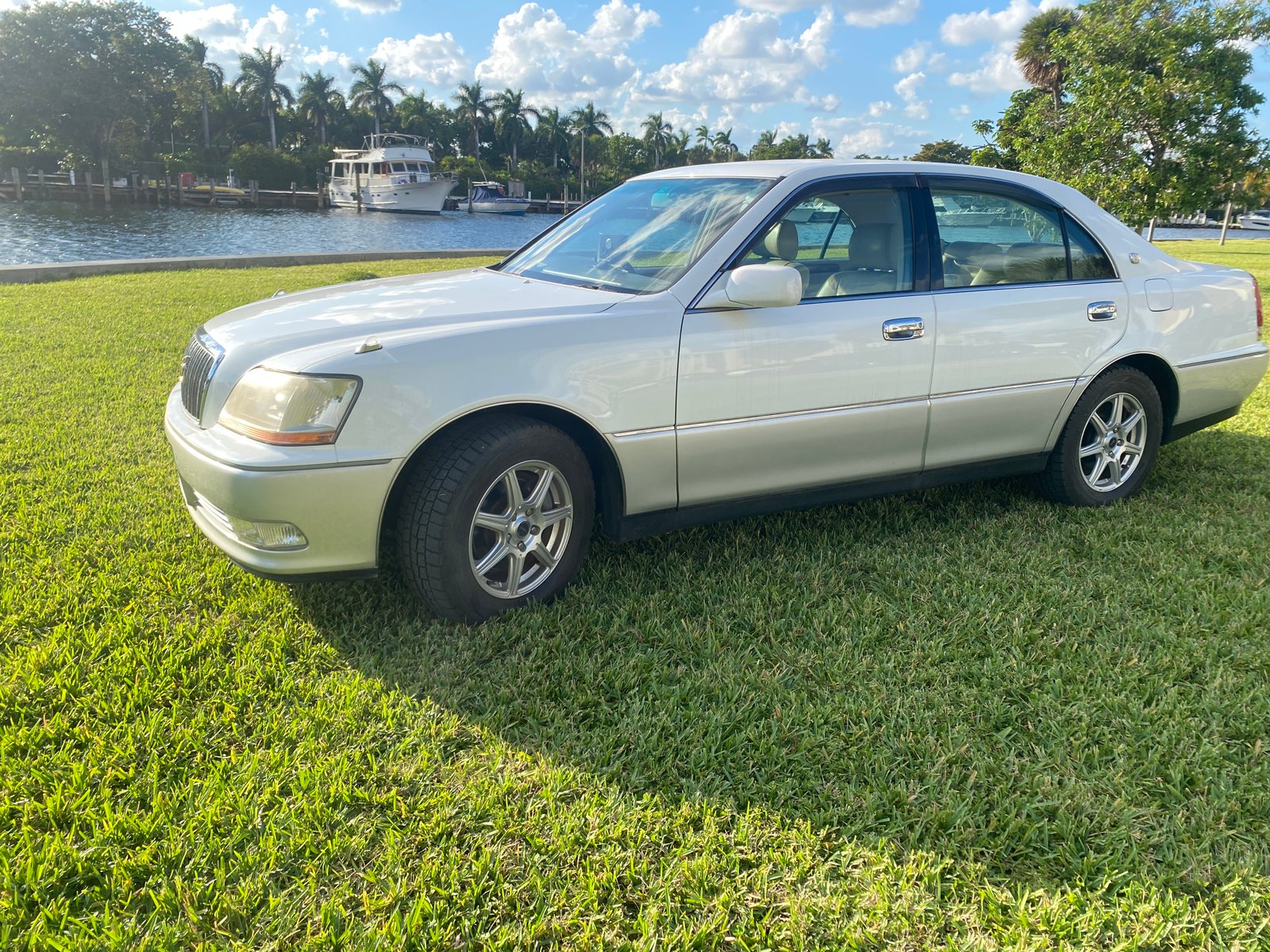 1999 Toyota Crown Majesta