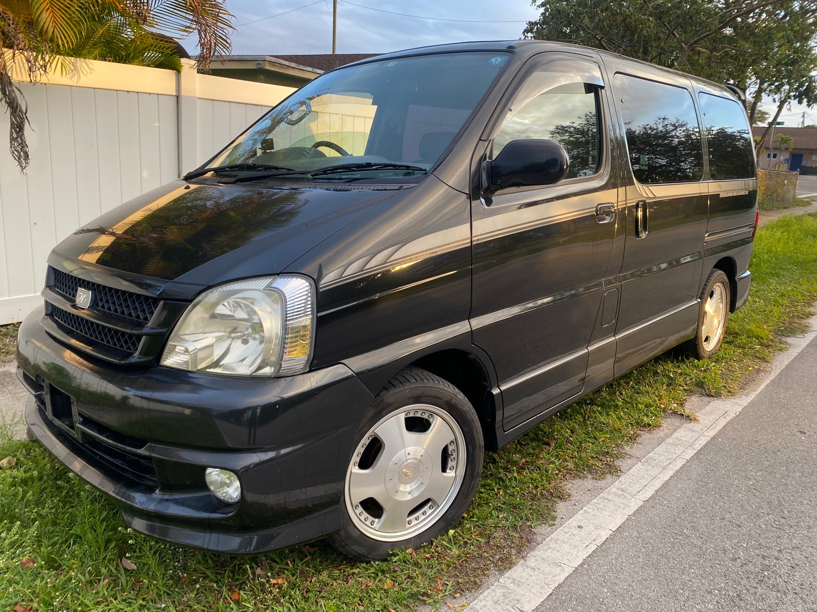 1999 Toyota Hiace Touring