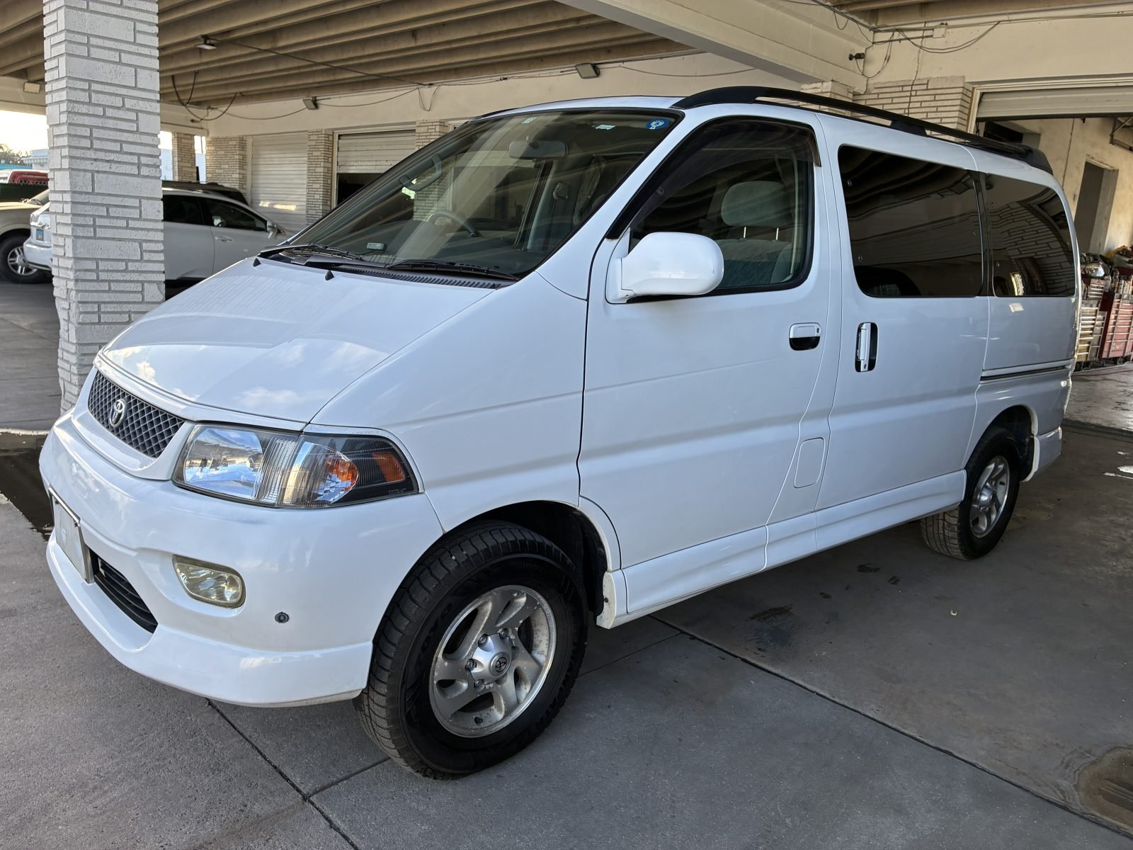 1997 Toyota Regius JDM car for sale — photo 14 of 14